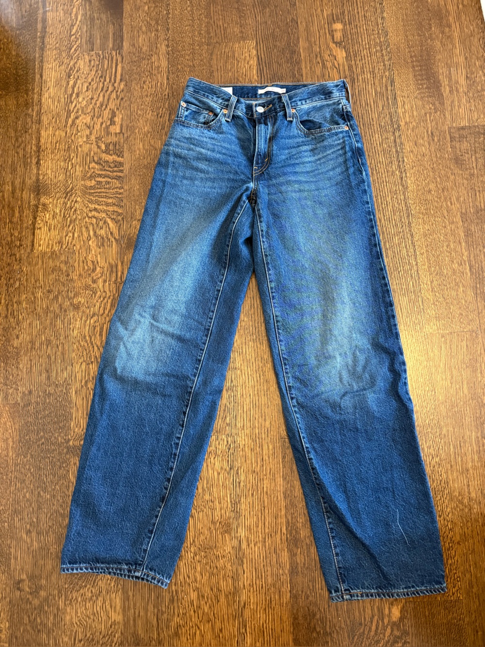 Levi's Women's Flare Jeans in Medium Blue Wash